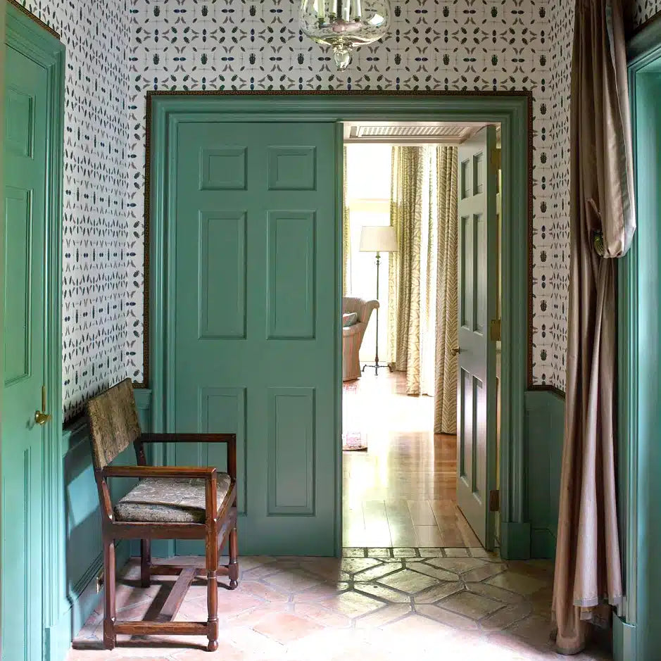 Kate-Taylor-Collective-Jennifer-Shorto-Emeralds-Wallpaper-Hallway